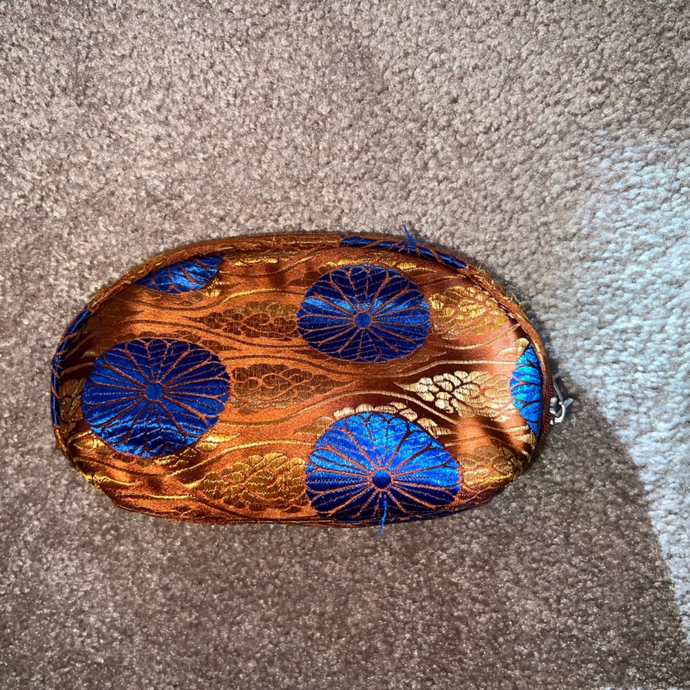 Bath & Body Works cosmetic bag.